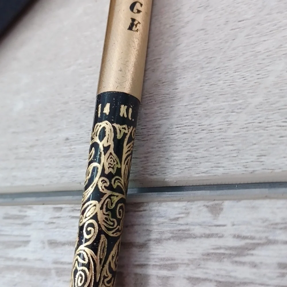 Vintage Perfumed Writing Pens In Case - Picture 4 of 9